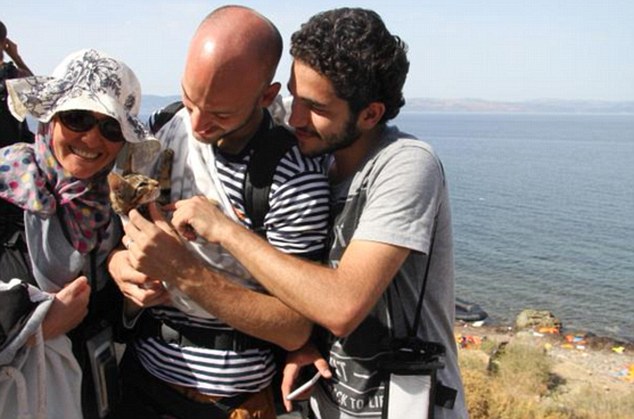 syrian with kitten 2